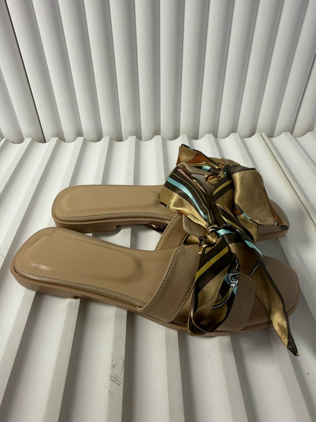 ,шлепки эрмес,шлепанцы женские,модные шлепанцы,модные босоножки