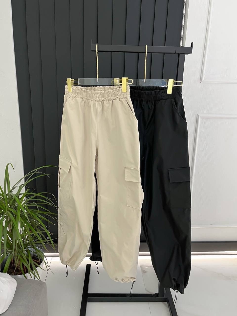 женские брюки карго на резинке,стильные женские брюки на резинке карго,брюки карго на резинке,брюки карго женские,брюках карго