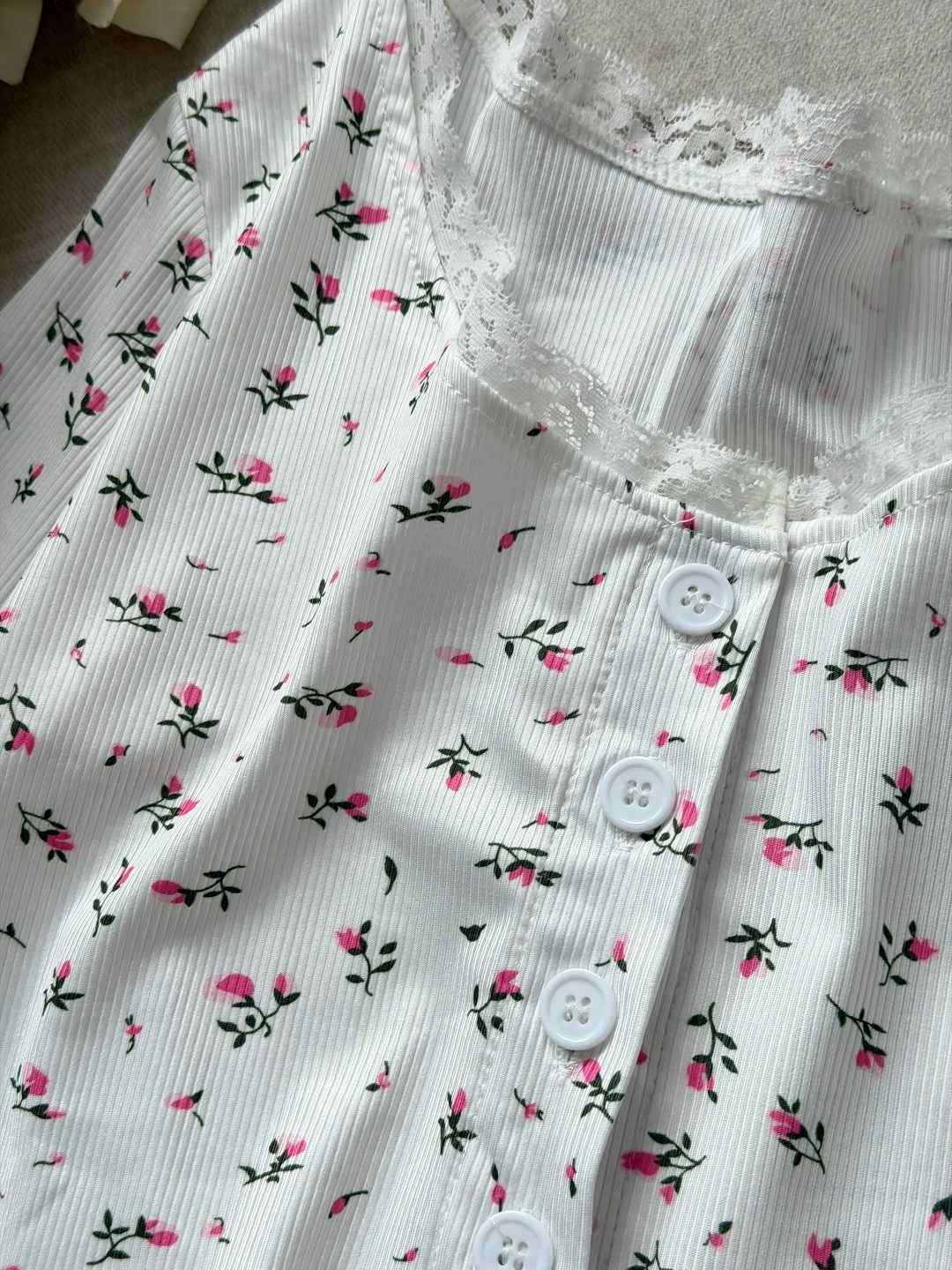 пижама для женщин,женский пижамный комплект,пижама весна-лето 2025 размер m белый,женская пижама,пижама женская с шортами полиэстер размер 38 40 цветочный белый длинный