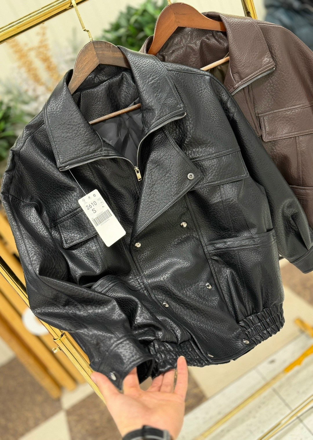 куртка косуха женская из экокожи оверсайз,косуха куртка кожаная удлиненная оверсайз демисезонная ammod 503923089,укороченная куртка оверсайз из искусственной кожи khy черный,кожаная куртка,кожаная кур