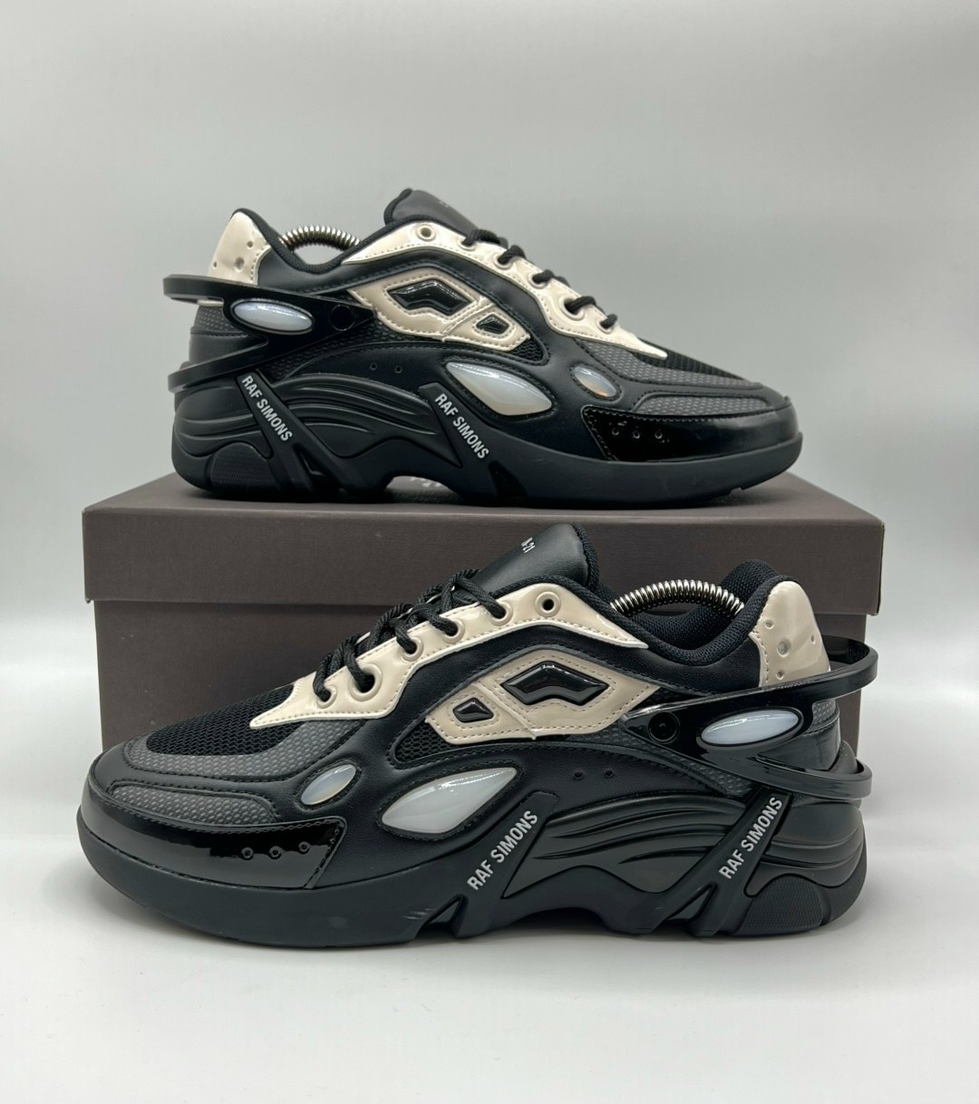 черно-бежевые кроссовки cylon-21 raf simons,кроссовки raf simons cylon-21 черный,кроссовки raf simons cylon-21 sneaker,кроссовки raf simons cylon-21 кремовый,кроссовки raf simons черный