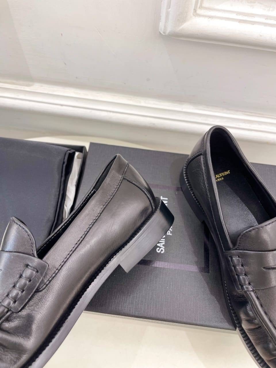 лоферы saint laurent черный,лоферы yves saint laurent,женские лоферы,кожаные лоферы,