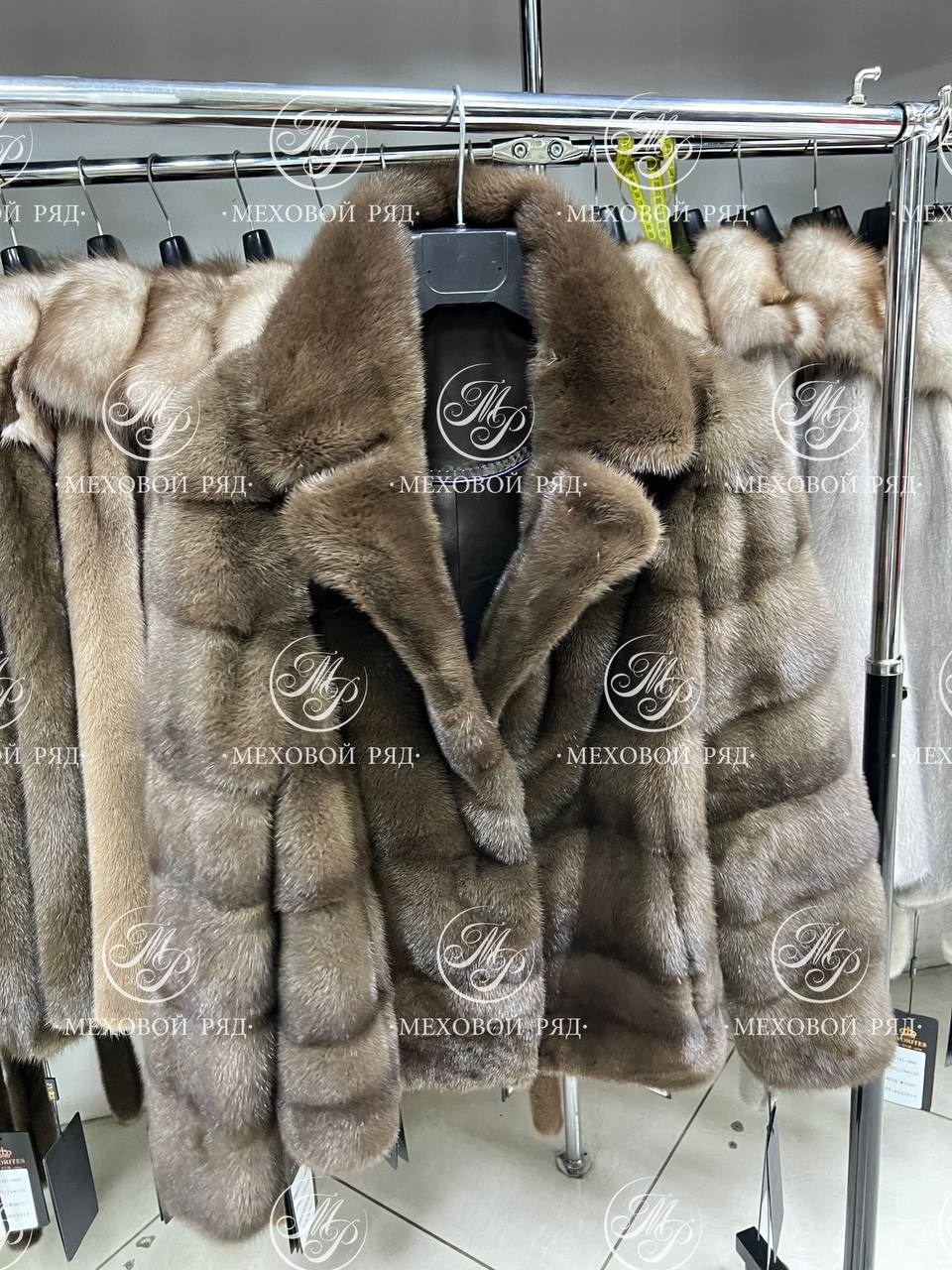 норковая шуба,короткая норковая шуба,шуба,шуба норковая светлая,короткая норковая шуба-пончо с мехом куницы