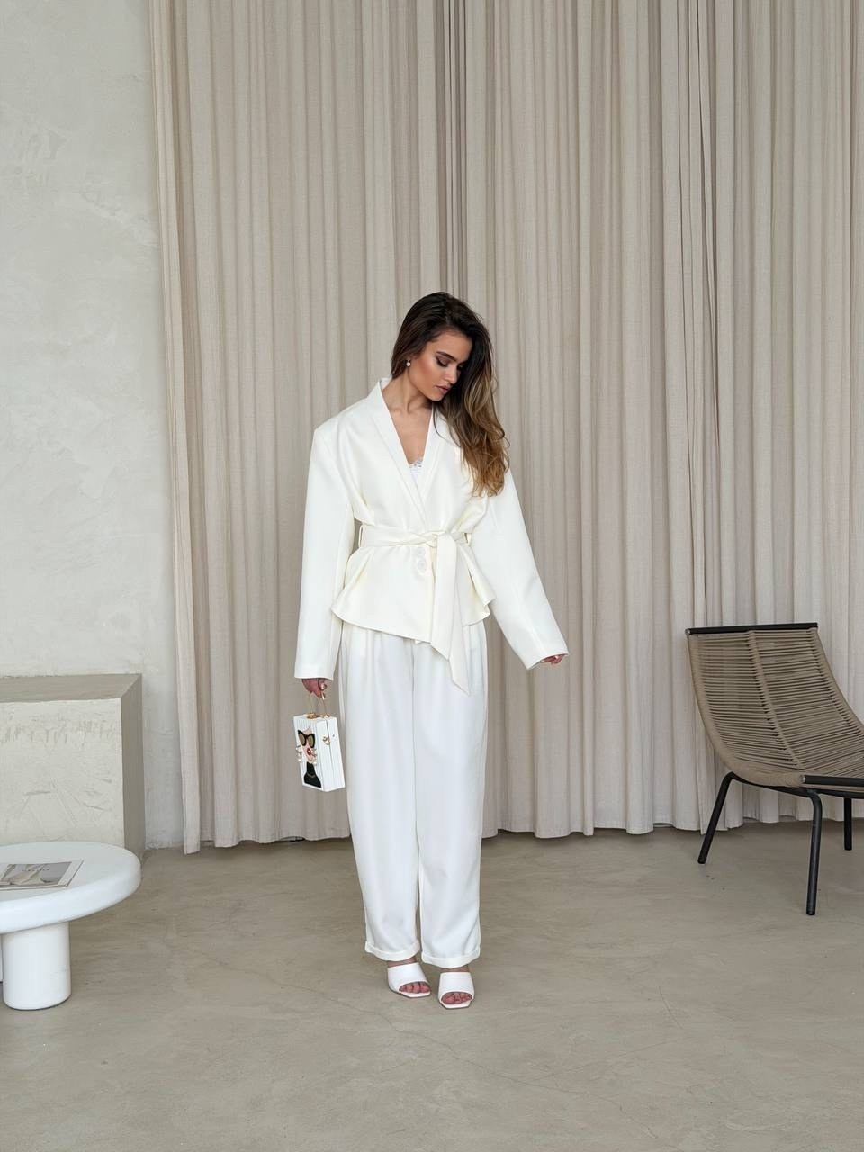 жакет-кимоно,брючный костюм с поясом,костюм женский белый,костюм женский,костюм кимоно с брюками