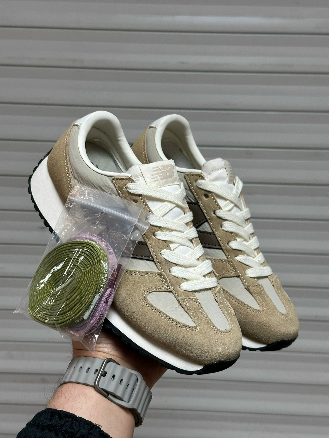 кроссовки new balance,женские кроссовки,повседневные кроссовки,бежевые кроссовки,спортивная