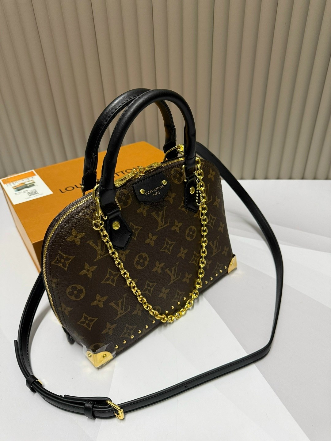 сумка louis vuitton,сумка луи виттон,женская сумка louis vuitton alma bb коричневая,женская сумка louis vuitton alma,louis vuitton сумка на плечо