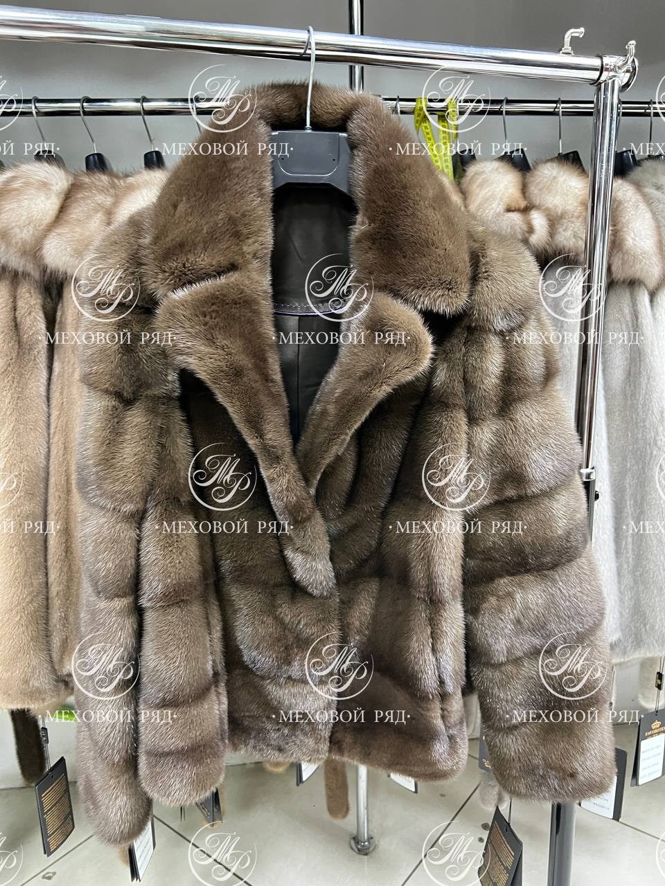 норковая шуба,короткая норковая шуба,шуба,шуба норковая светлая,короткая норковая шуба-пончо с мехом куницы