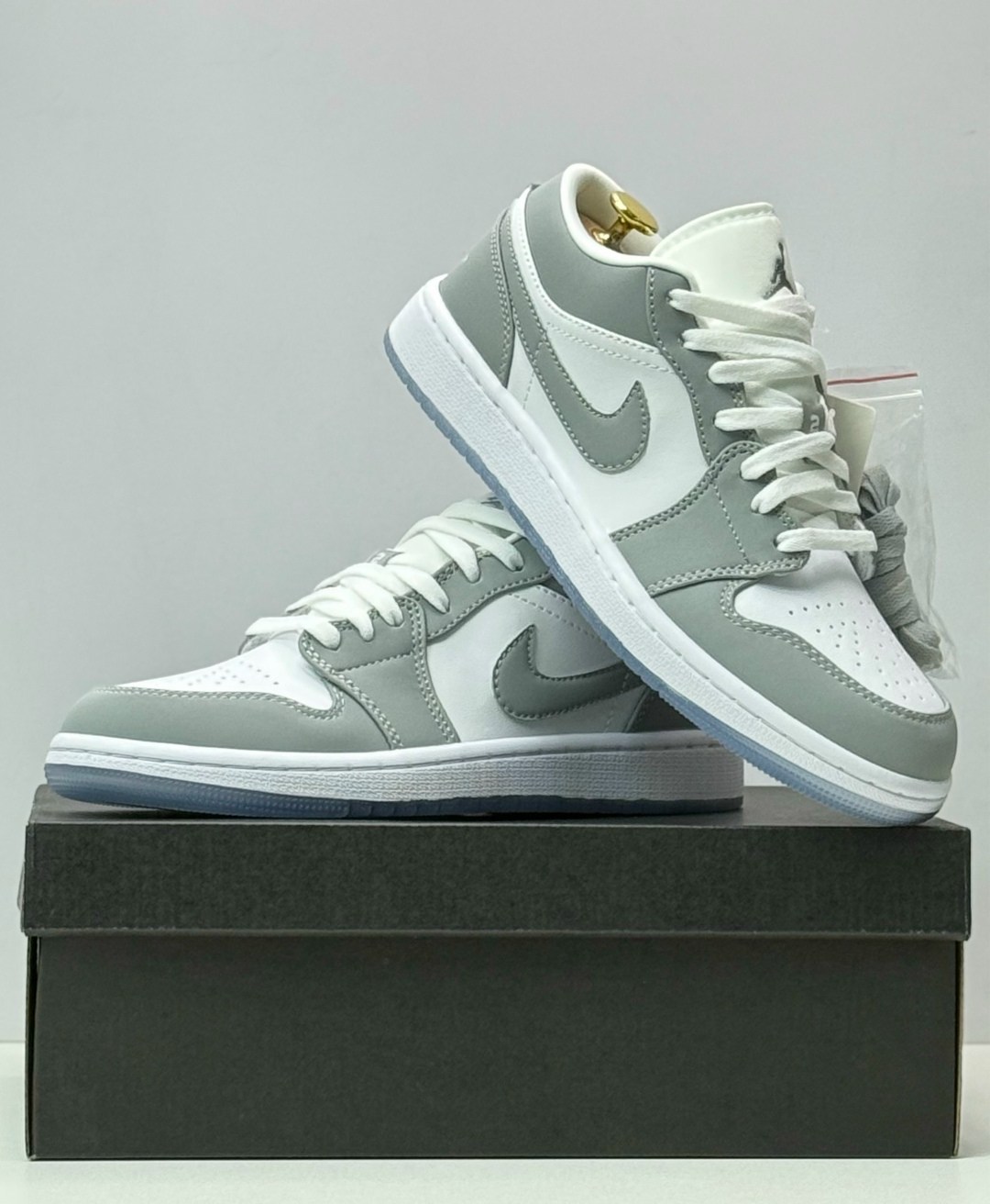 кроссовки nike air jordan 1 low wolf grey,nike air jordan 1 low wolf grey,nike air jordan 1 low,кроссовки nike air jordan 1 low,air jordan 1 low wolf grey dc0774-105