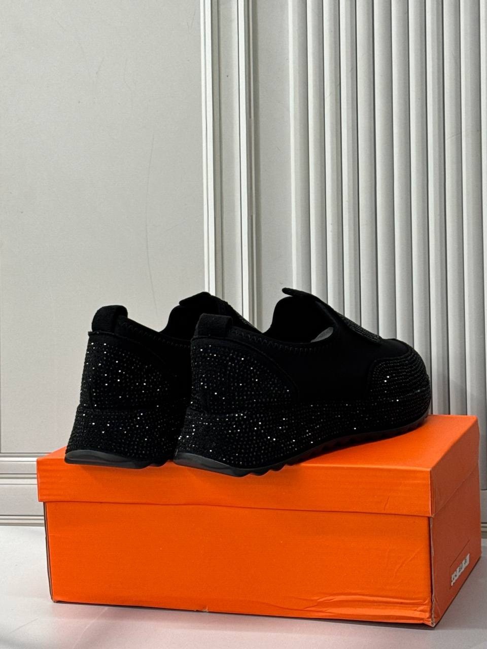 ,кроссовки со стразами женские,кроссовки со стразами,обуви,женские кроссовки