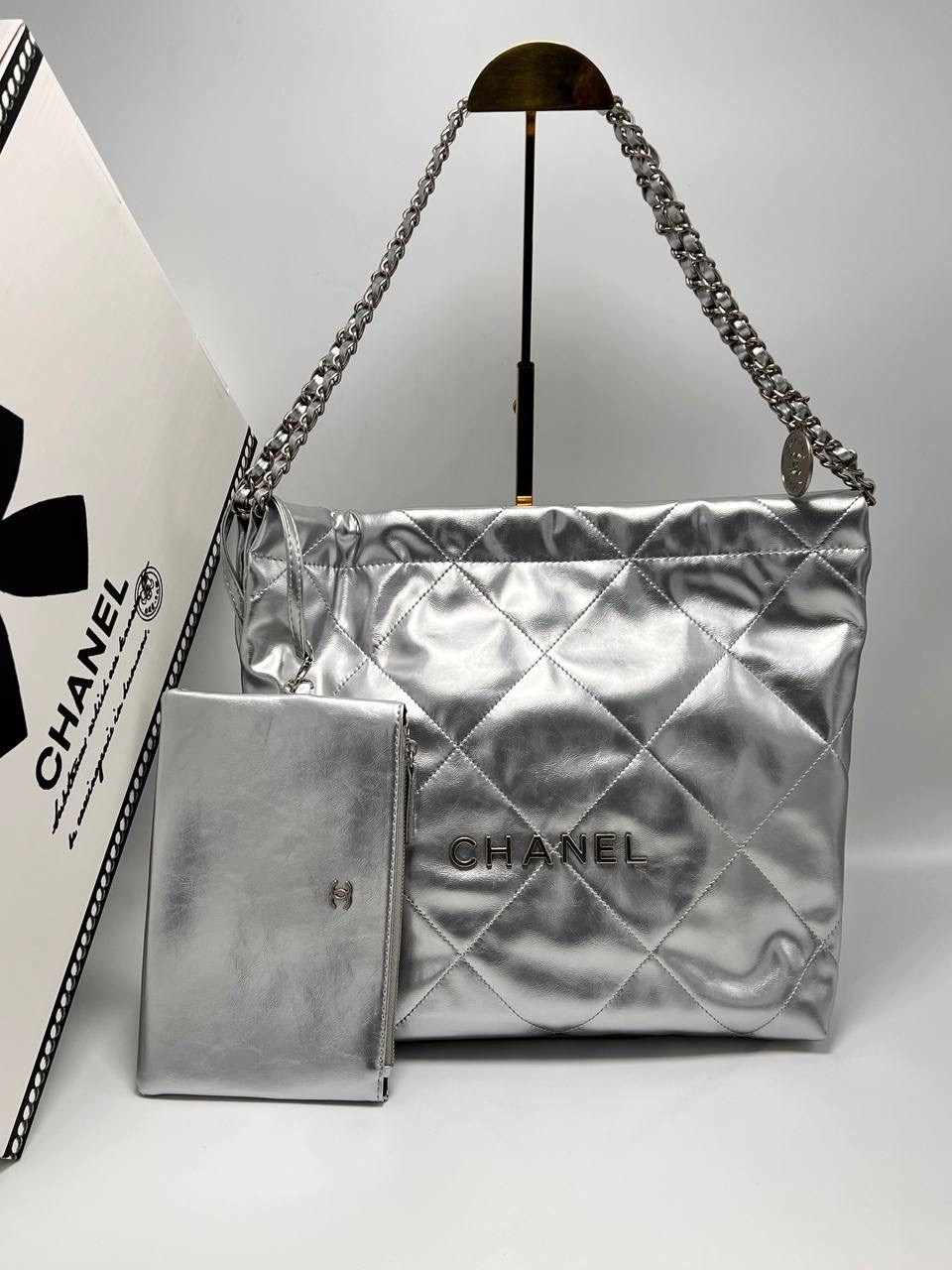 chanel сумка,сумка chanel женская,кожаная белая сумка chanel,chanel 22 сумка,сумка шанель