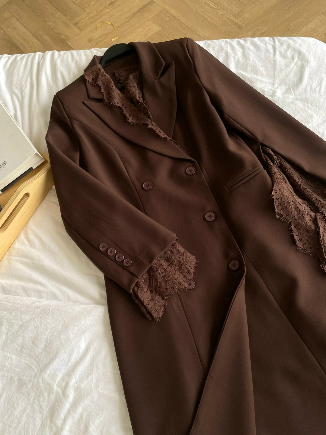 приталенное пальто,пальто женские,коричневое пальто,пальто миди,демисезонное пальто