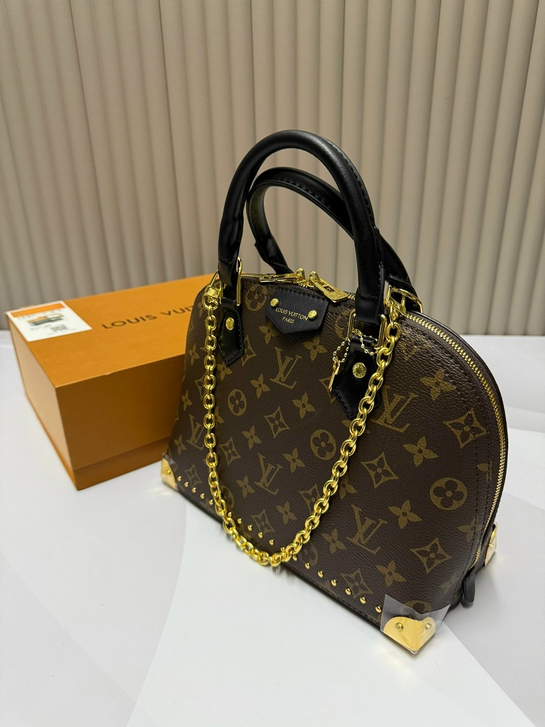 сумка louis vuitton,сумка луи виттон,женская сумка louis vuitton alma bb коричневая,женская сумка louis vuitton alma,louis vuitton сумка на плечо