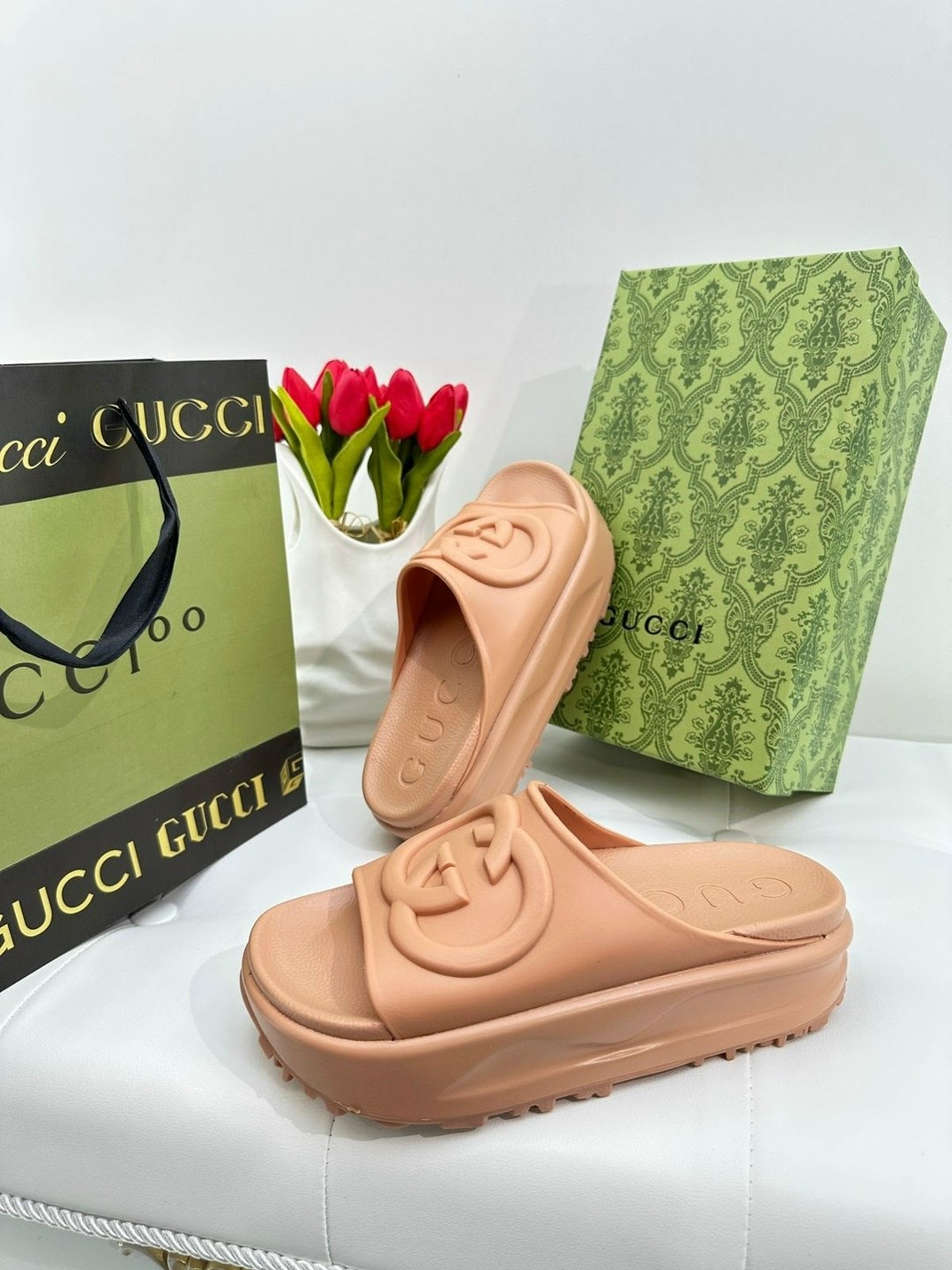 шлепанцы женские,,шлепанцы gucci женские,резиновые тапочки гуччи,шлёпки гуччи женские