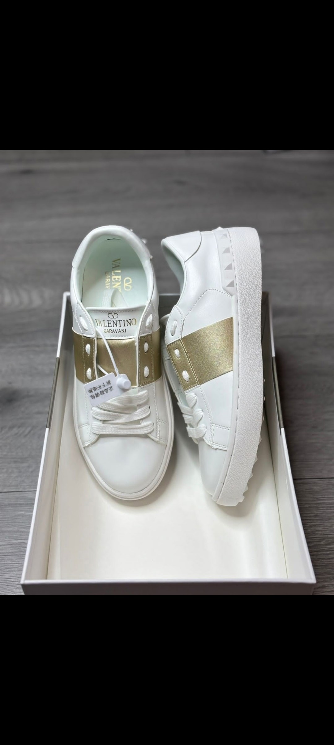 женские кожаные кроссовки valentino rockstud white with pink,valentino кроссовки,кеды валентино,кеды valentino женские,valentino sneakers