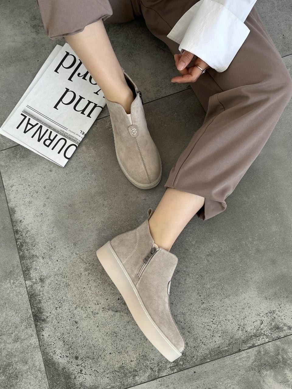 женские замшевые ботинки mkrafvt casual 1150 байка бежевые,,замшевые ботинки лоро пиано,ботинки женские из натуральной замши,ботинки из натуральной замши