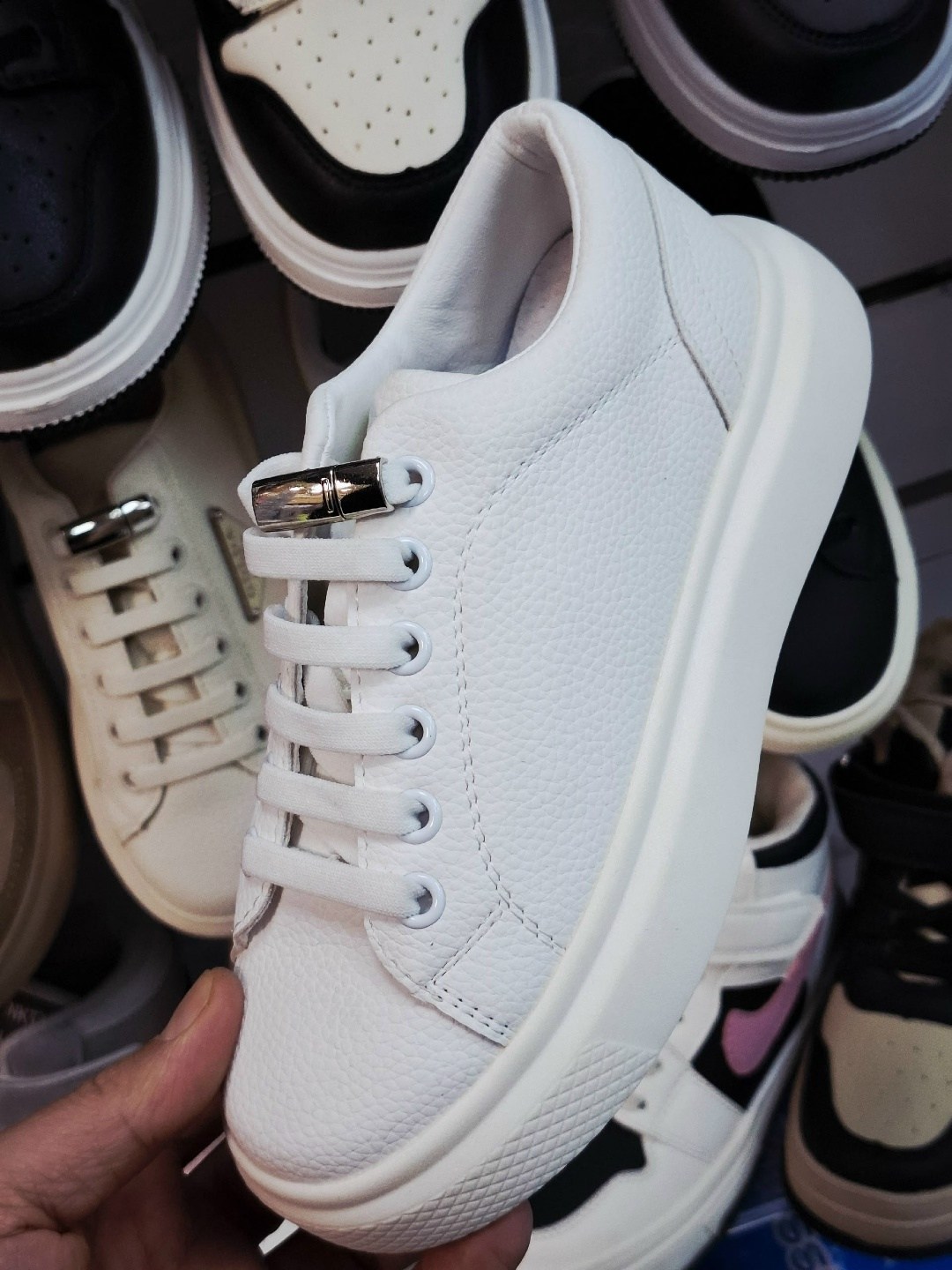 ,кроссовки женскиe,кроссовки женские черный,женские кеды черные,черные кеды с белой подошвой