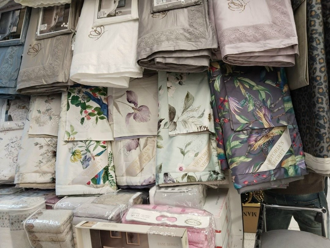 комплект постельного белья с одеялом,комплект постельного белья с одеялом la perla,комплект постельного белья с одеялом blumarine,комплект постельного белья,комплект постельного белья с готовыми одеял