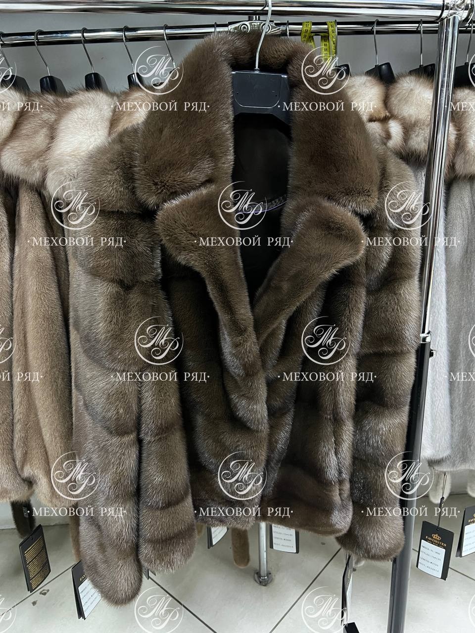 норковая шуба,короткая норковая шуба,шуба,шуба норковая светлая,короткая норковая шуба-пончо с мехом куницы