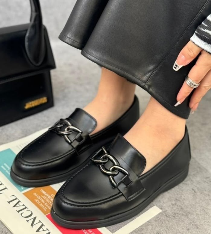 женские лоферы,обувь,лоферы renzoni,лоферы модные,черные лоферы женские