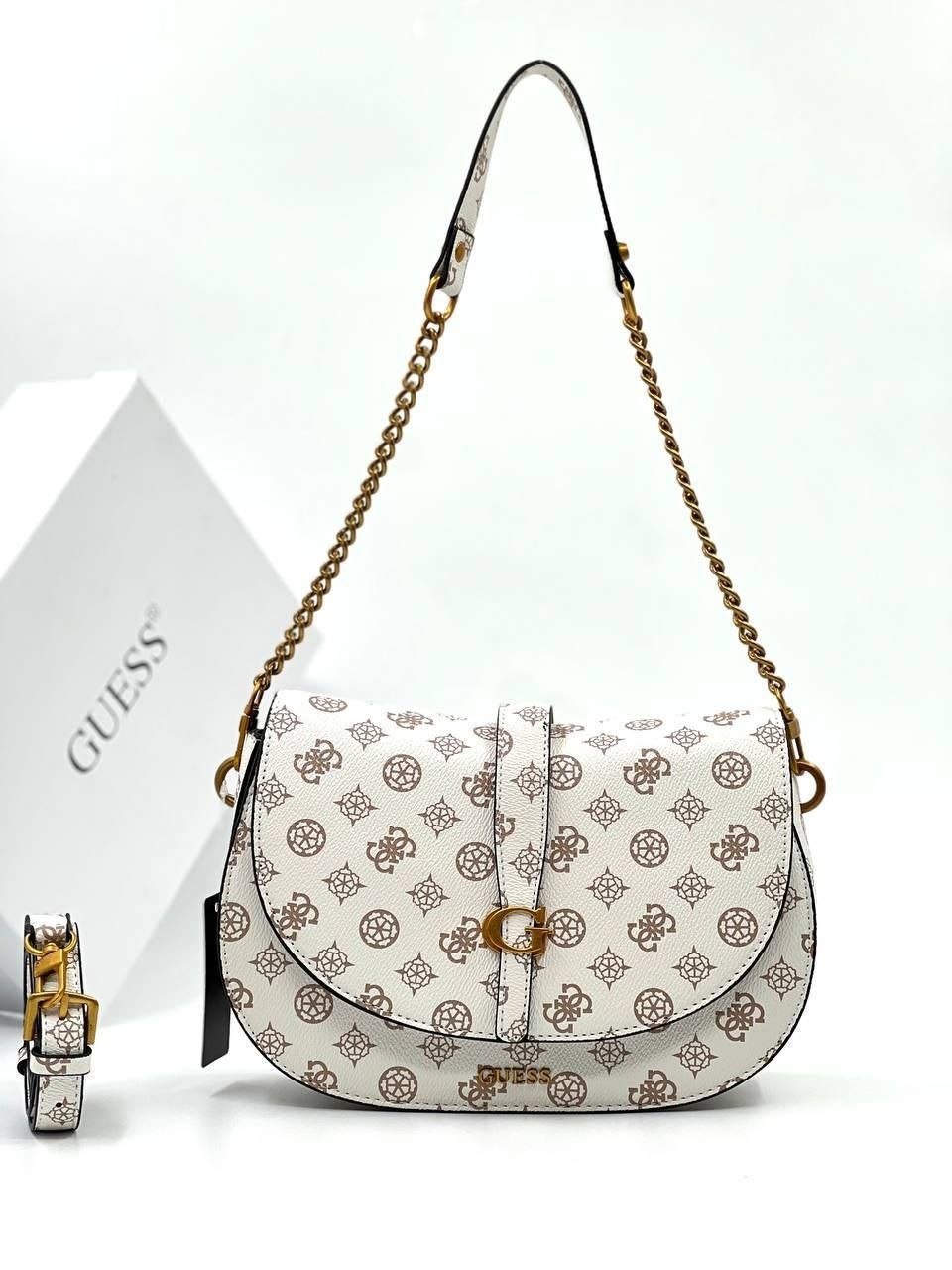 guess сумка на плечо,guess сумка женская,белая сумка guess,сумка guess,сумка кросс боди guess