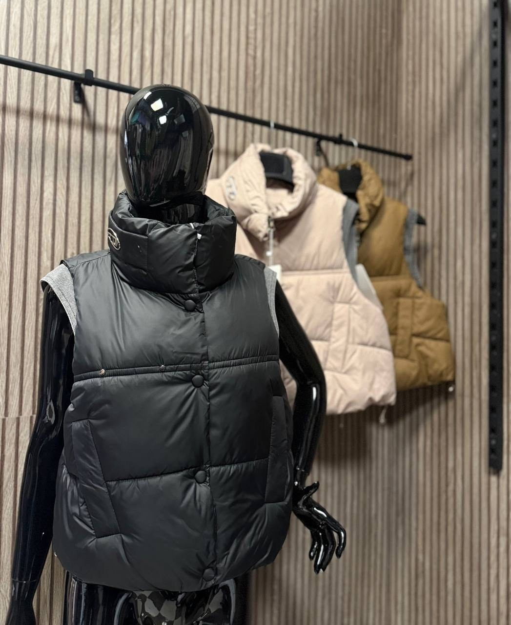 пуховой жилет,теплый жилет,жилетка женская,женский жилет,жилет