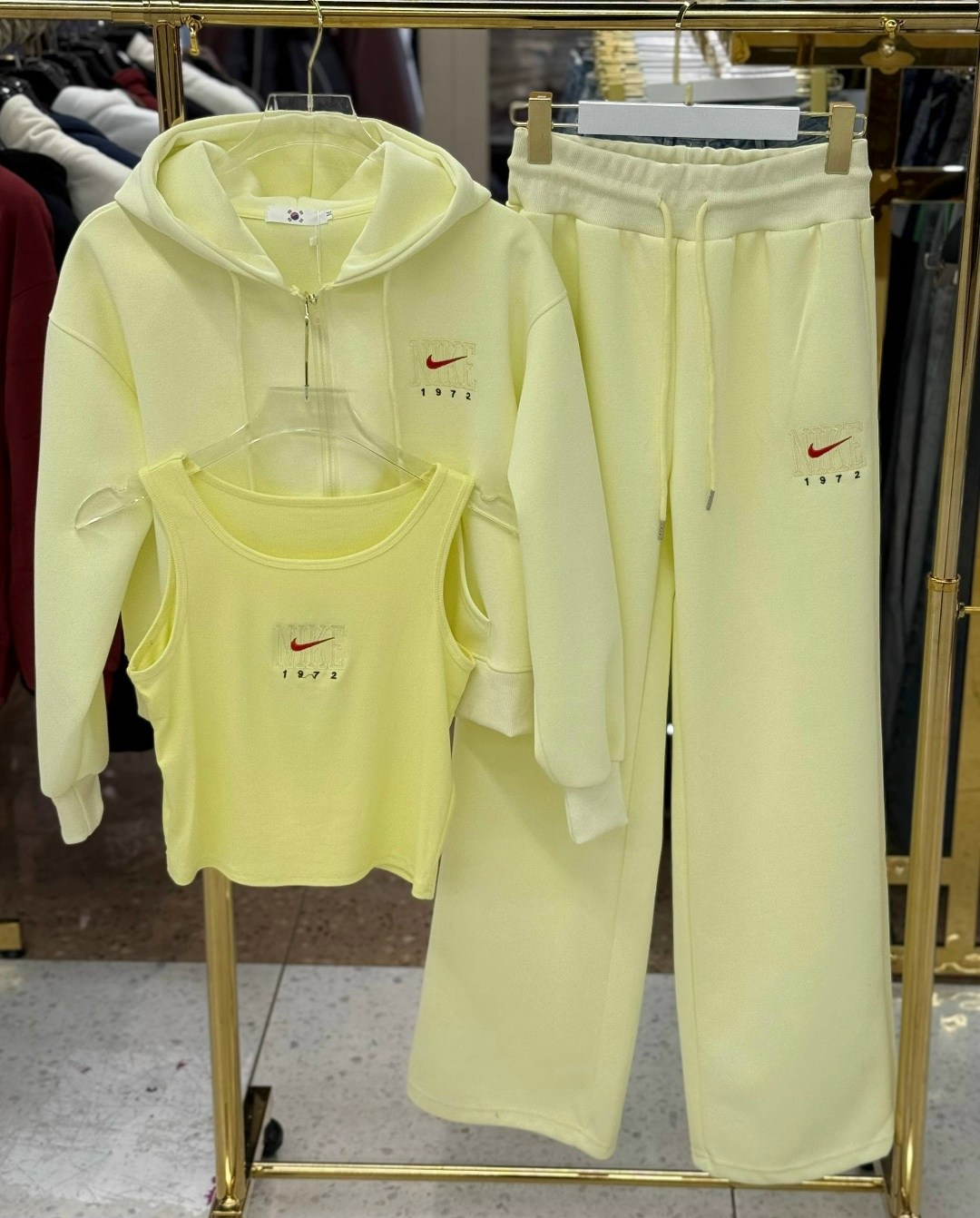 спортивные костюмы для девочек,cпортивный костюм женский на флисе,nike спортивный костюм,костюм женский на флисе,спортивный костюм nike женский