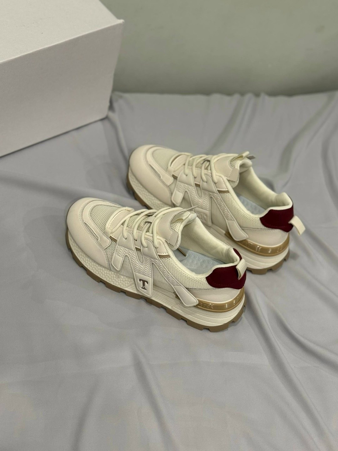 кроссовки женские,кроссовки,повседневные кроссовки,кроссовки для женщин,модные кроссовки