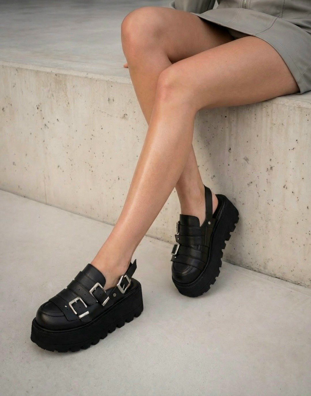 на массивной подошве,женская ,массивные лоферы,сандали на массивной подошве,обуви