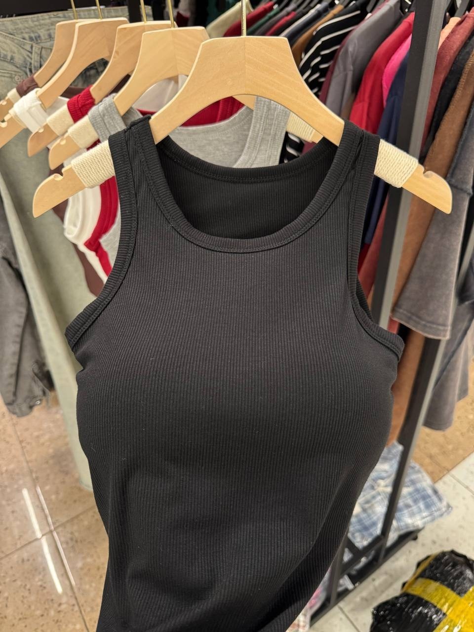 женские майки, топы из в рубчик,женская трикотажная майка,топ женский в рубчик,майка базовая классическая в рубчик топ,майка женская