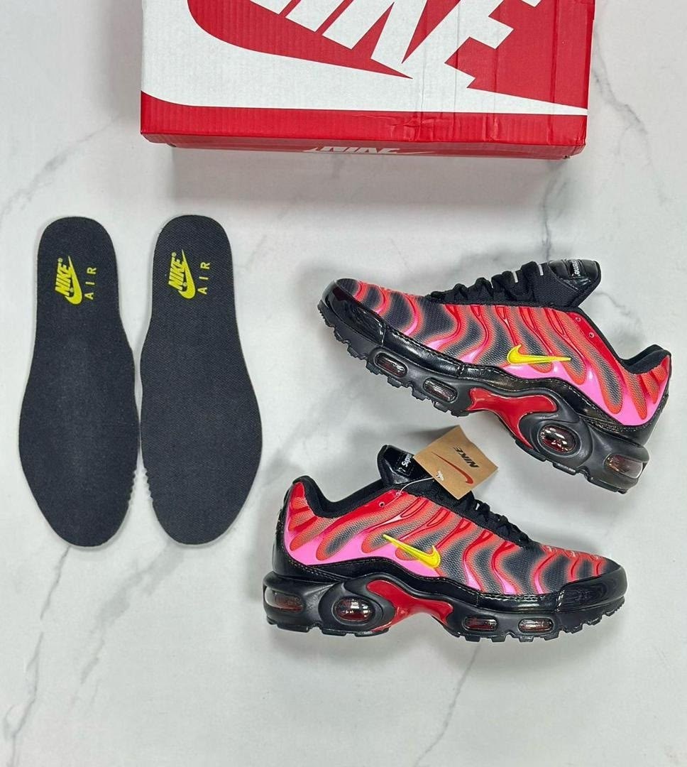 nike air max tn plus x supreme,supreme nike air max plus tn,nike air max tn plus,кроссовки nike air max tn plus x supreme,кроссовки nike air max plus tn