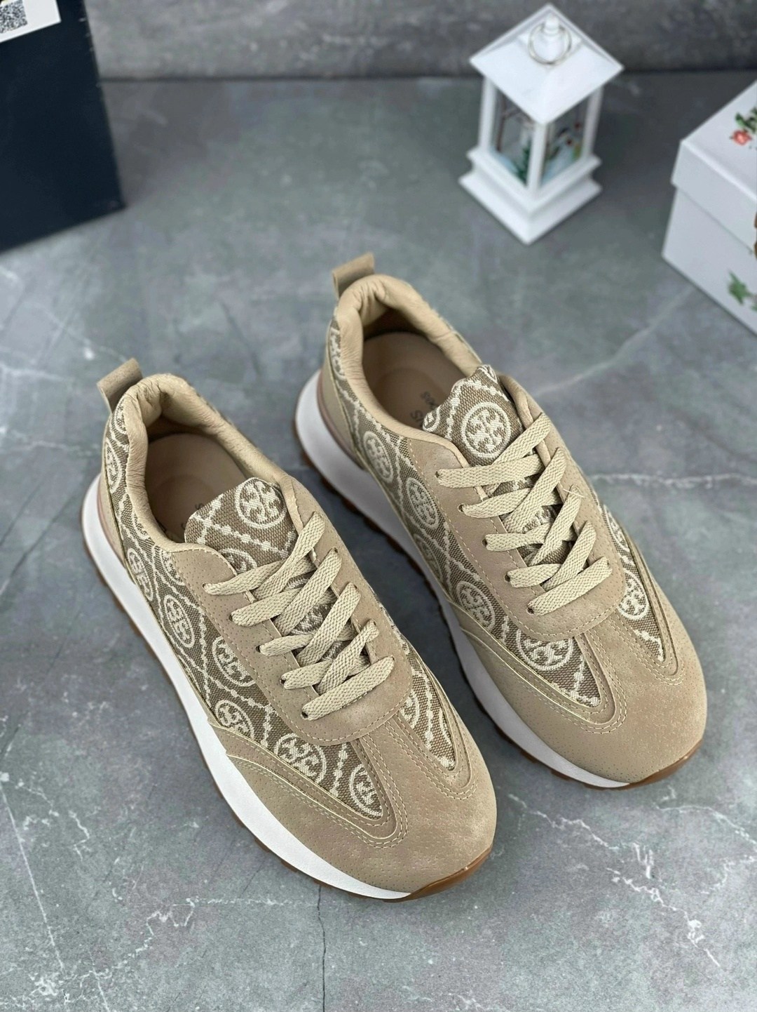 кроссовки женскиe,,кроссовки женские gucci,модные кроссовки,кроссовки gucci