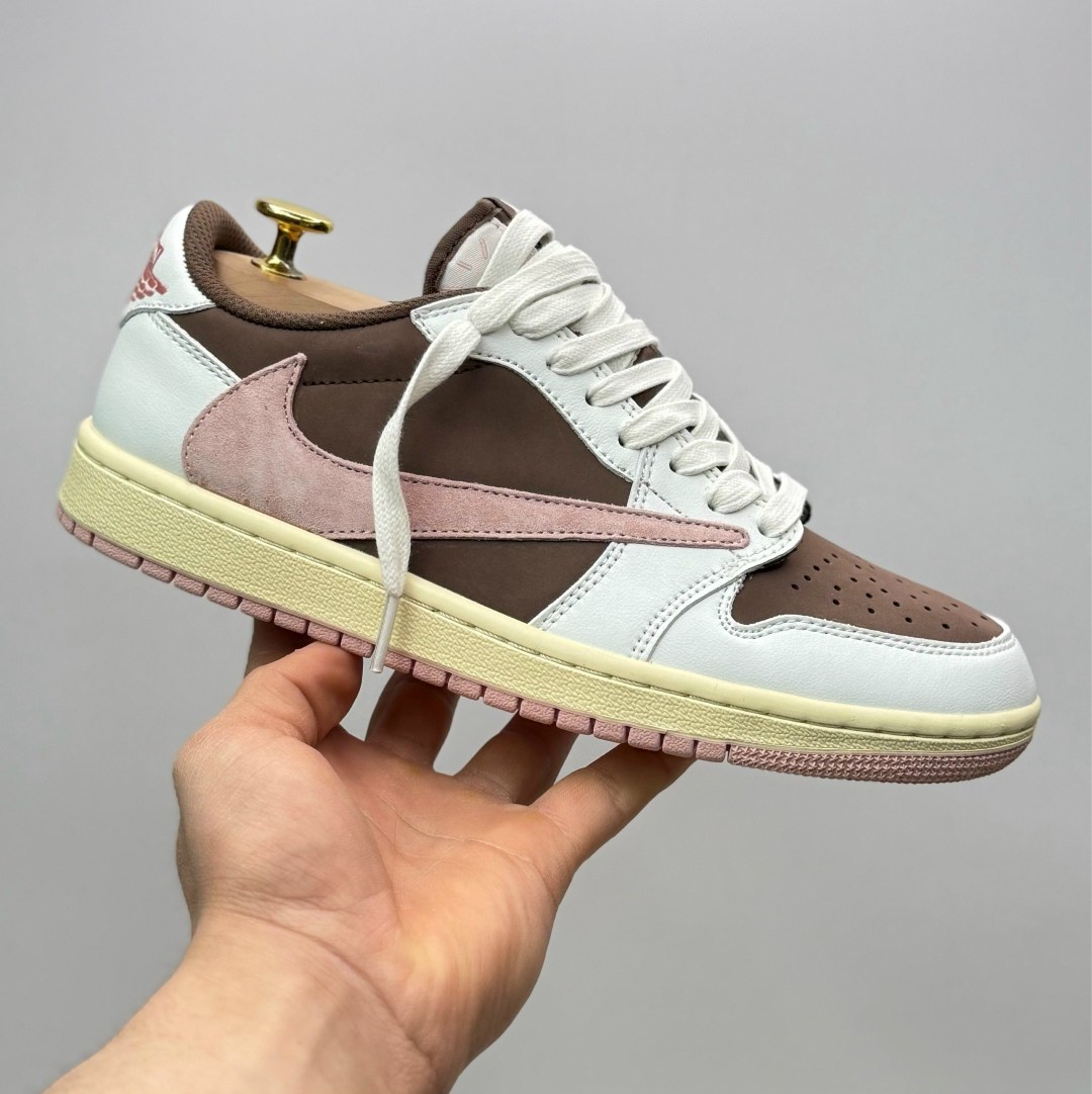 nike air jordan 1 travis scott low,кроссовки nike air jordan 1 low x travis scott,кроссовки nike air jordan 1 low og из коллаборации с travis scott,nike air jordan 1 low travis scott reverse mocha,кро