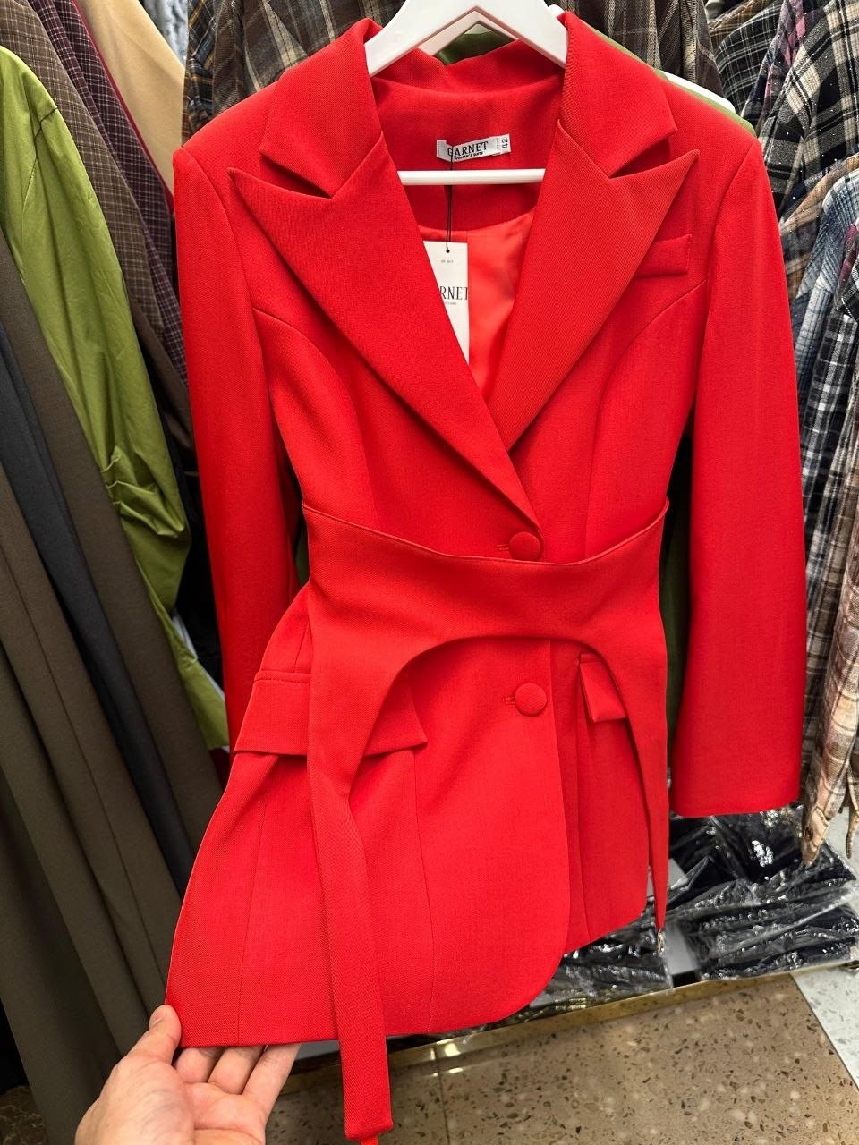 жакет,белый дизайнерский пиджак,пиджак женский,женские наряды,пиджак