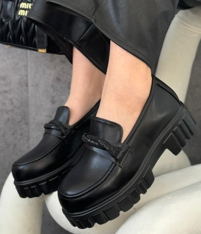 женские лоферы,обувь,лоферы renzoni,лоферы модные,черные лоферы женские