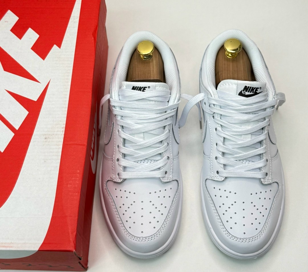 nike dunk low triple white,кроссовки,кроссовки nike dunk low,кроссовки женские nike dunk low,кроссовки nike dunk sb low