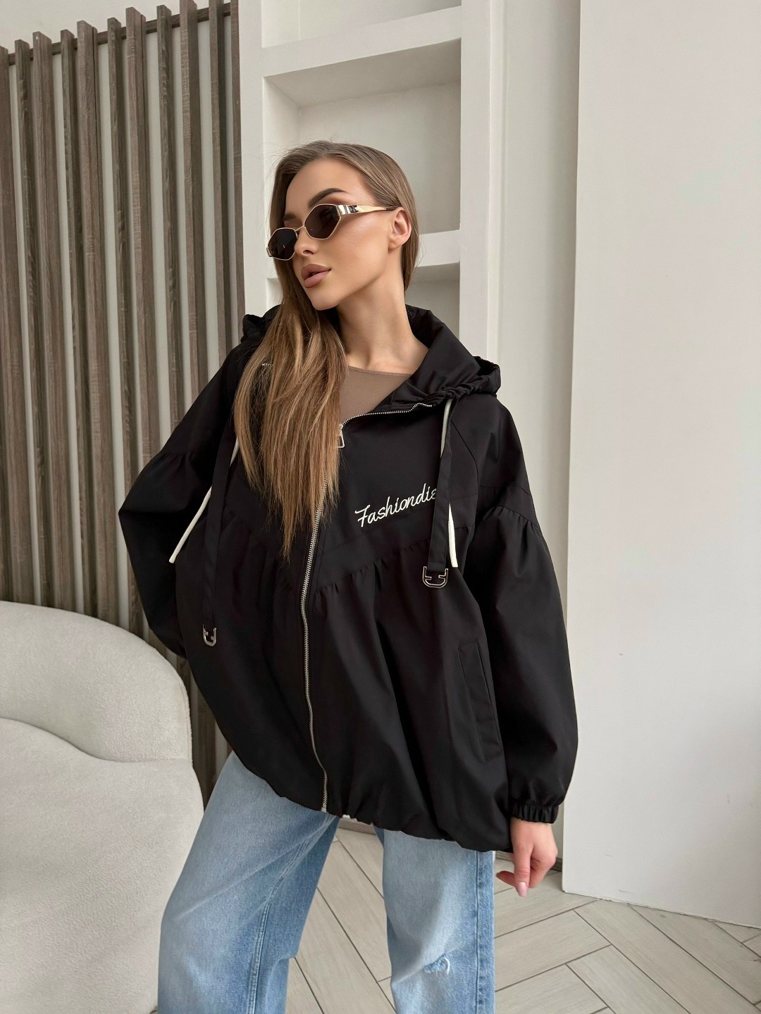бомбер утепленный с капюшоном оверсайз sondi,демисезонная куртка,стильная куртка,ветровка с капюшоном оверсайз,легкая куртка