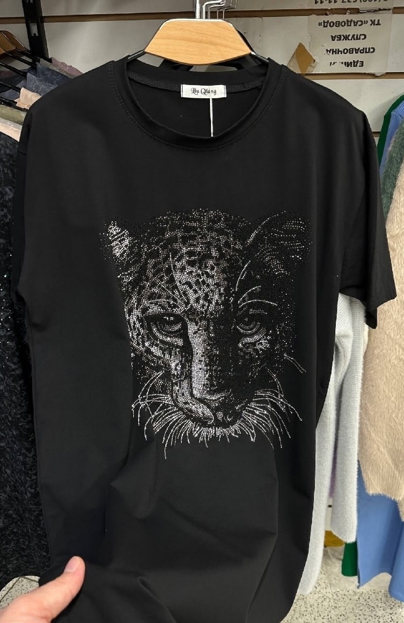 футболки женская,футболки для женщин,футболка оверсайз со стразам,футболки модные,женские футболки с принтом