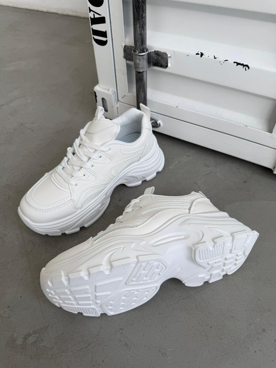 кроссовки,женские кроссовки,кроссовки белые,женские массивные кроссовки,женские белые кроссовки