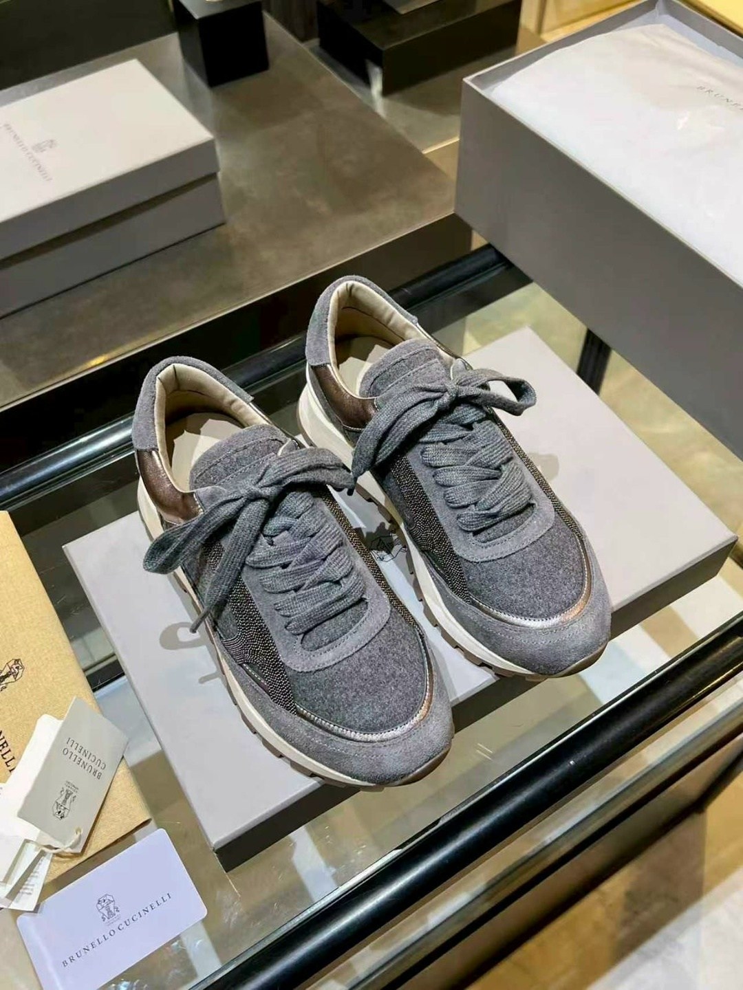 ,brunello cucinelli кроссовки,женские кроссовки,кроссовки женские brunello cucinelli,замшевые кроссовки