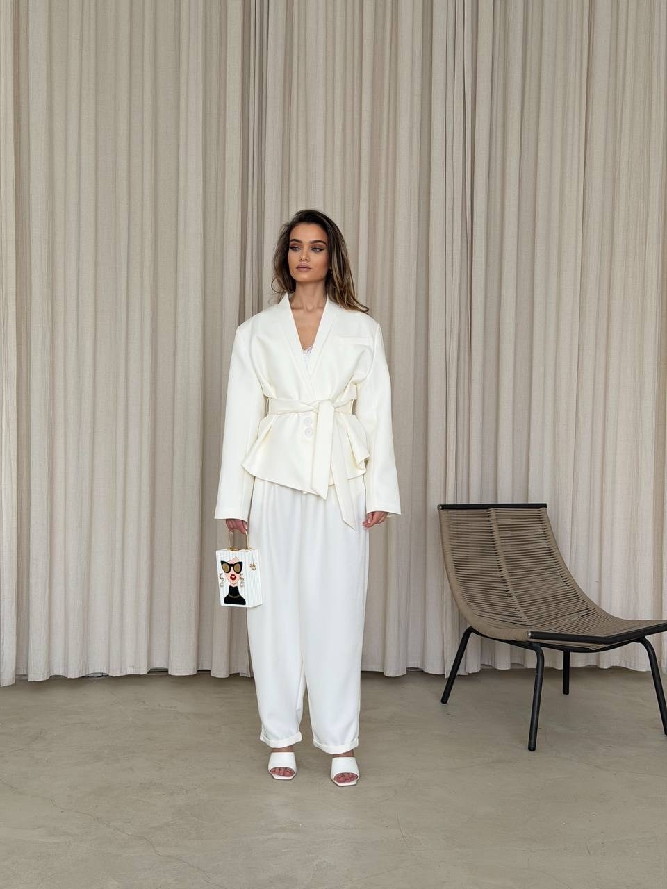 жакет-кимоно,брючный костюм с поясом,костюм женский белый,костюм женский,костюм кимоно с брюками