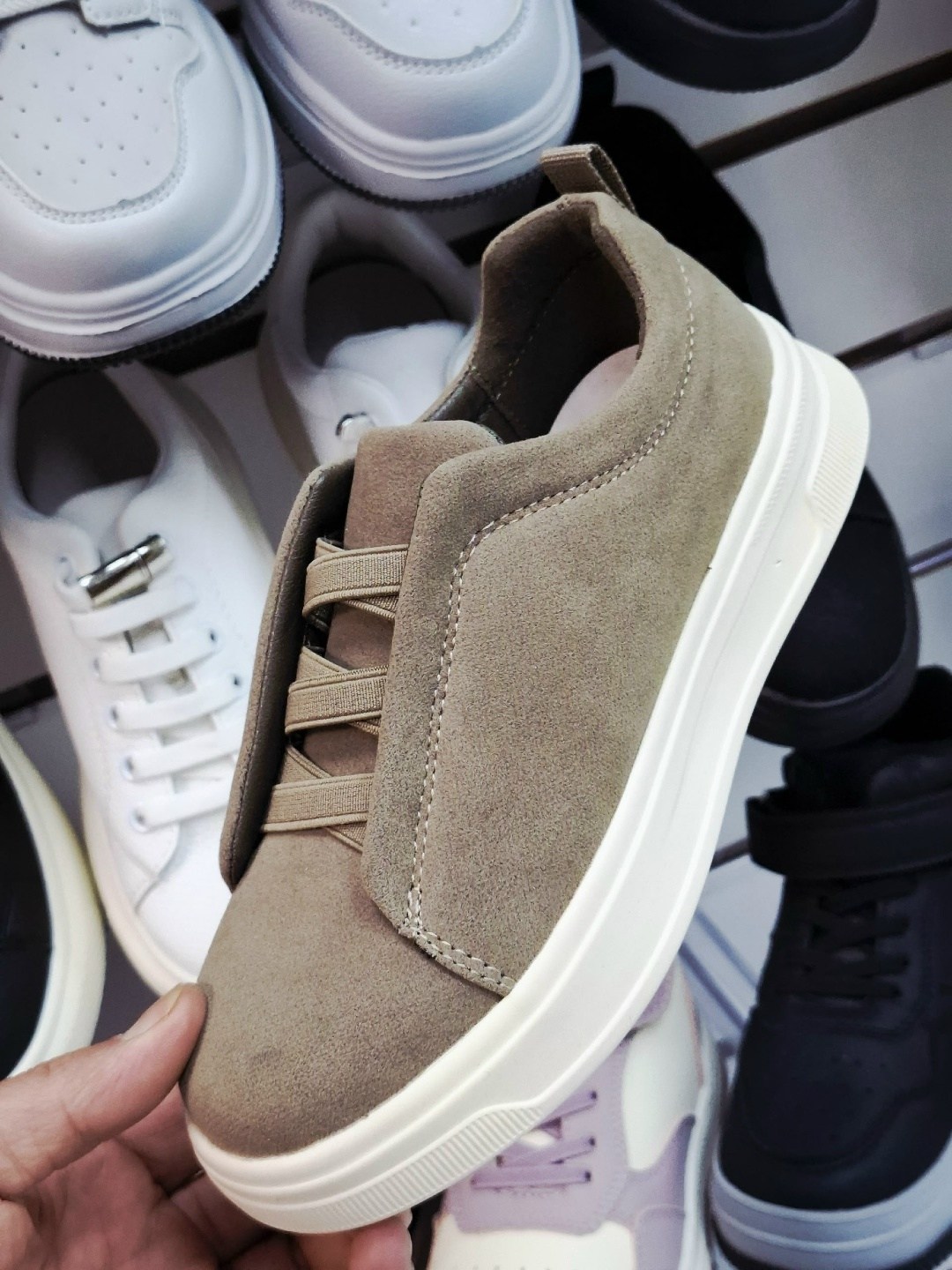 ,кроссовки женскиe,кроссовки женские черный,женские кеды черные,черные кеды с белой подошвой