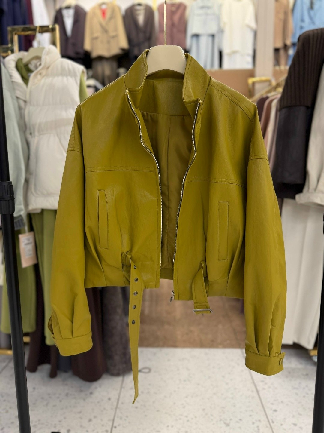 куртка кожаная,кожаная куртка женская,женская куртка из искусственной кожи,куртка желтая,куртка женская