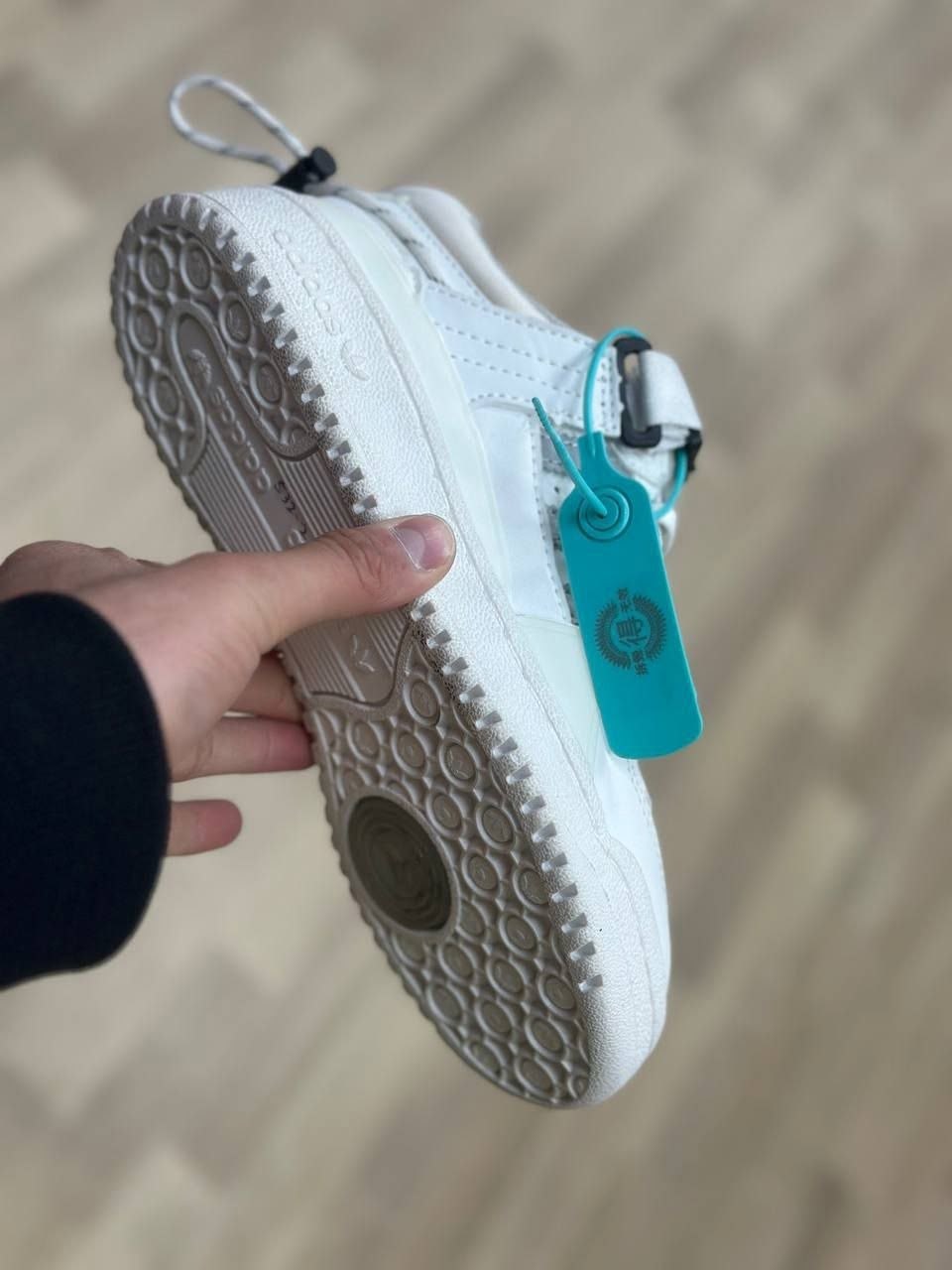 кроссовки adidas bad bunny x forum buckle low 'blue tint',кроссовки adidas,adidas forum low bad bunny голубые,adidas forum low x bad bunny blue / grey,кроссовки