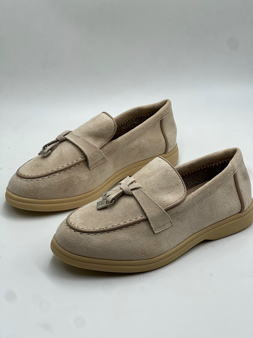 лоферы женские loro piana,,лоферы из натуральной замши loro piana premium shoes,лоферы loro piana,мокасины loro piana лоферы замшевые бежевые