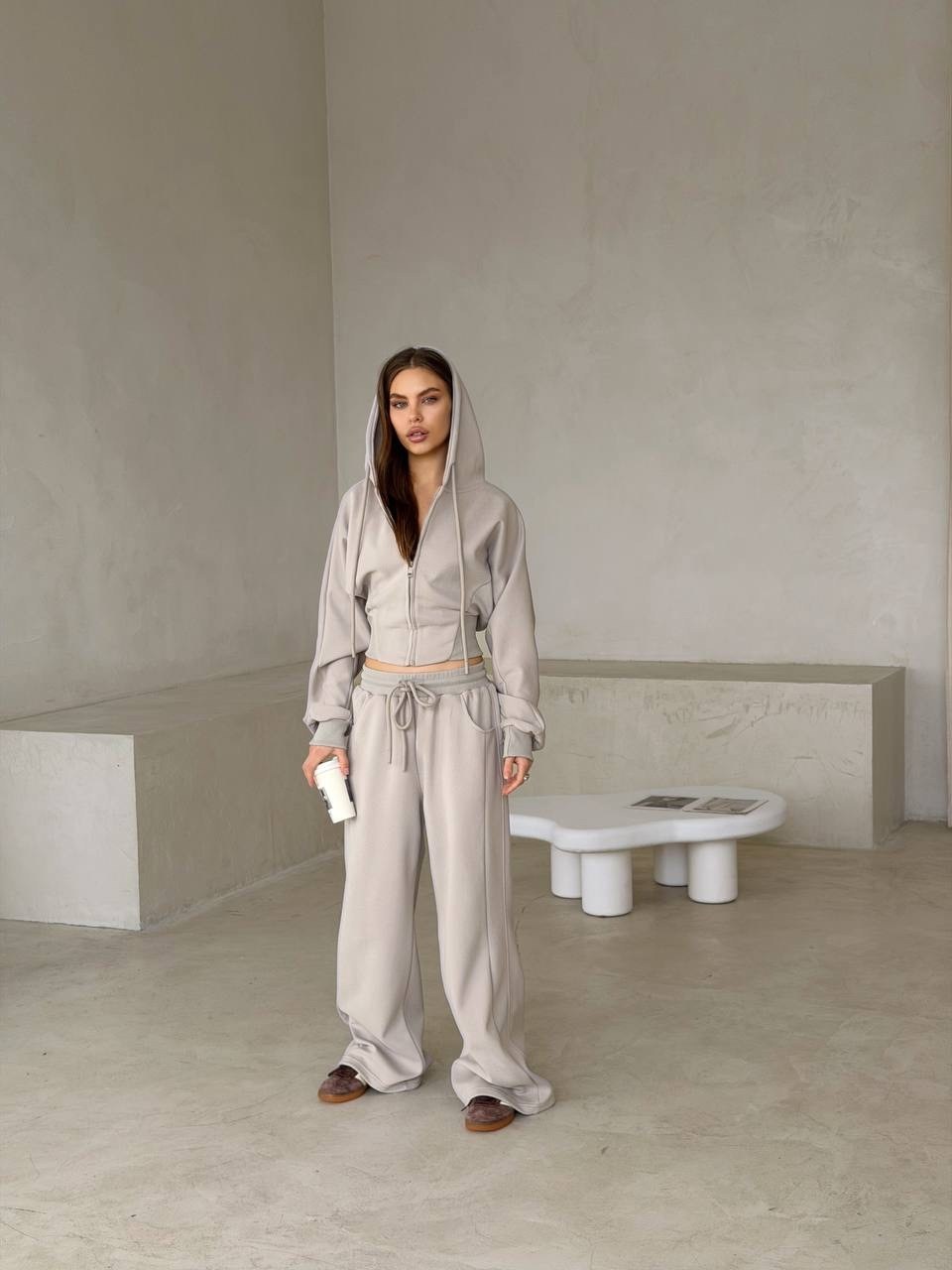 костюм женский спортивный,стильный костюм,костюм двойка брюки и кофта на кулиске,женский костюм серый,спортивный костюм