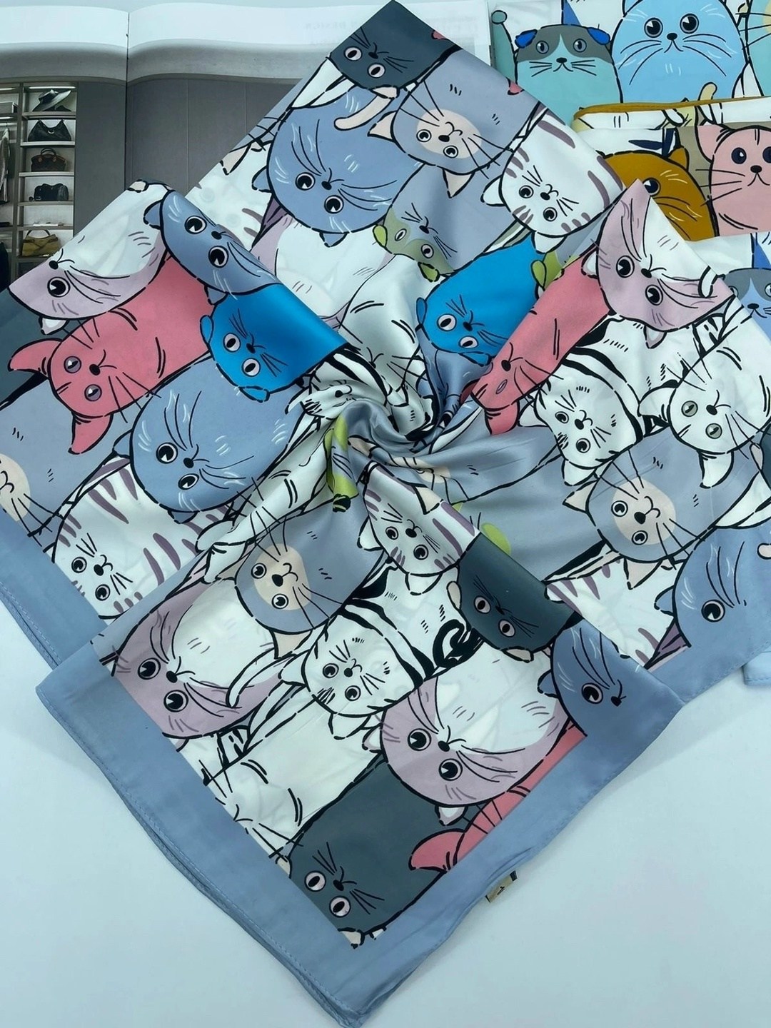 шелковые платки,платок женский с рисунком,платки шарф,платки женские,платок