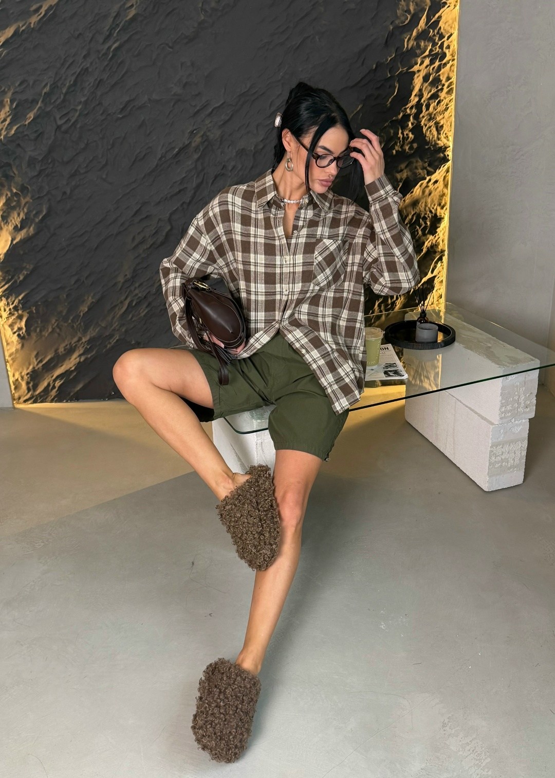 рубашка классическая в клетку оверсайз la fashion,рубашка оверсайз в клетку thirteen brand,рубашка коричневая в клетку оверсайз удлиненная arsshopp,рубашка коричневая в клетку оверсайз удлиненная,руба