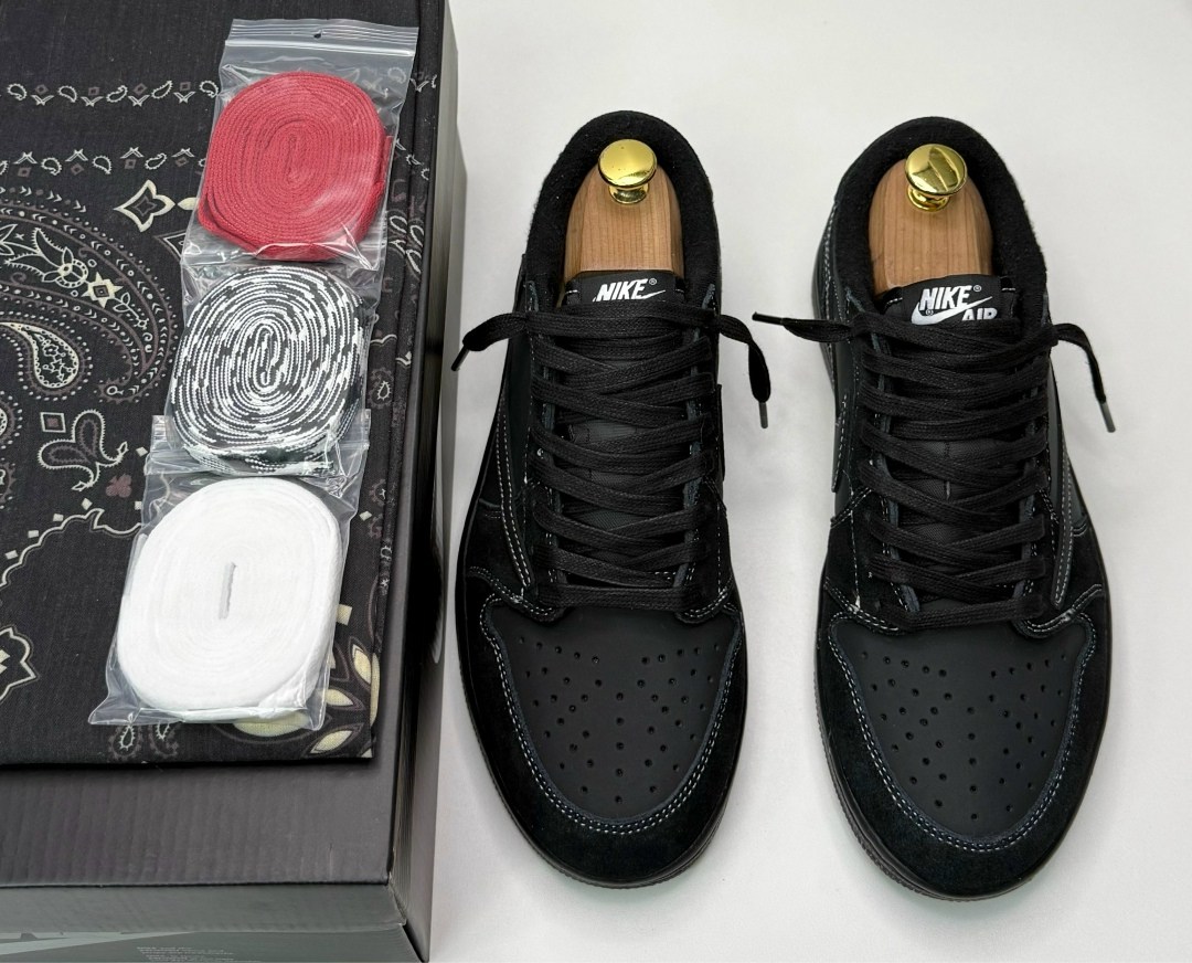 nike air jordan 1 low travis scott black phantom,nike air jordan 1 low travis scott,кроссовки nike air jordan 1 low travis scott,кроссовки nike air jordan 1 low x travis scott чёрные,кроссовки travis