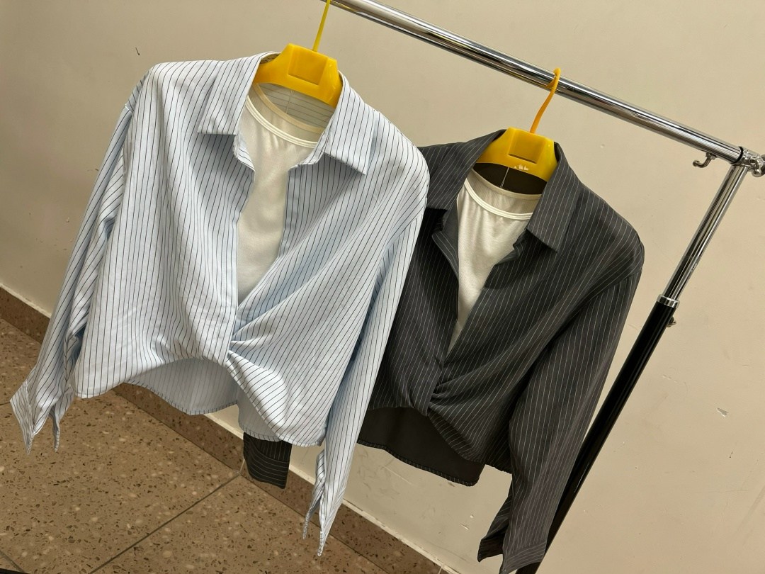 классические брюки,белая рубашка из поплина ss23g4739be sherin,женская рубашка,широкие брюки,блузка оверсайз