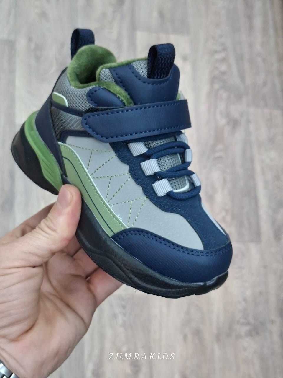 детские демисезонные ботинки,детские ботинки,,ботинки для девочек,кроссовки